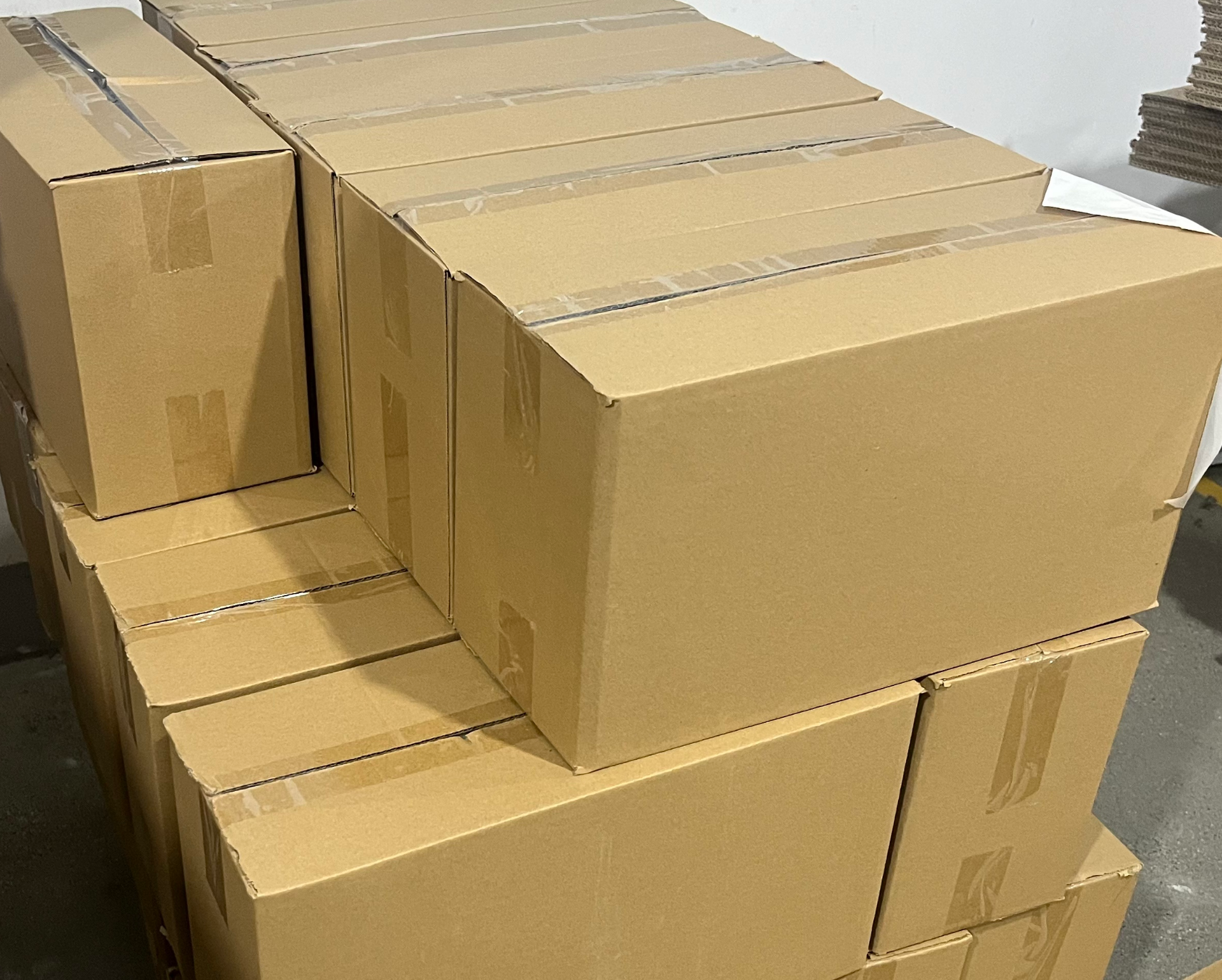 Ganfaner sushi push pop container cartons in stock at the warehouse, 24 tubes per box