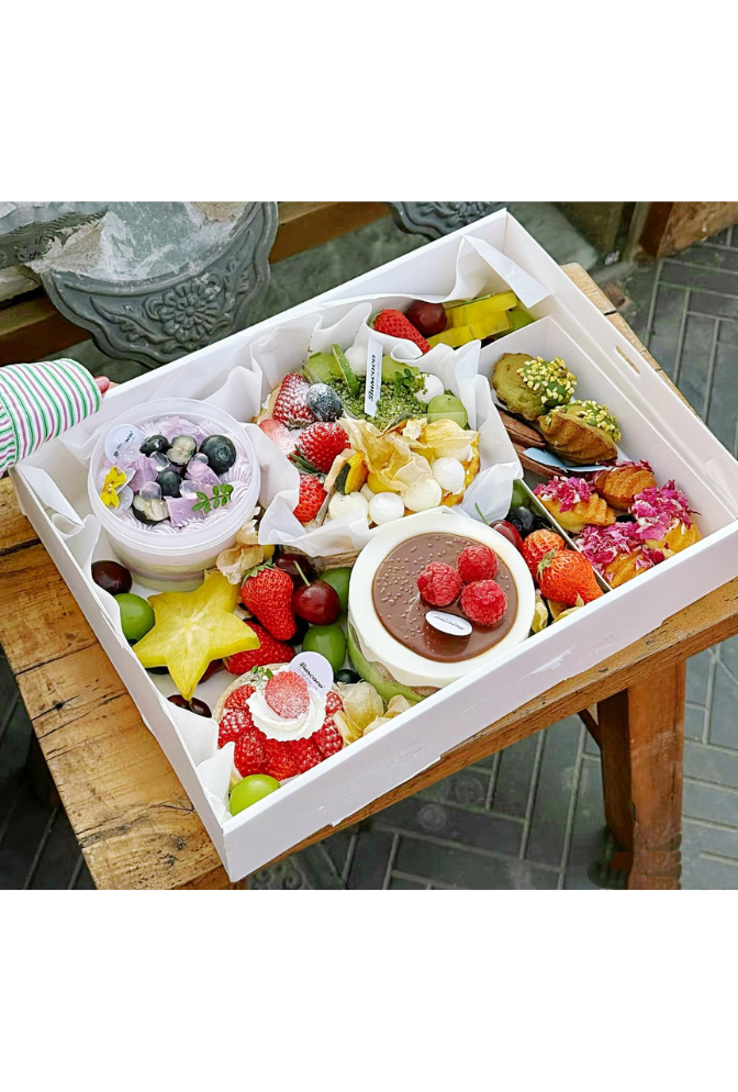 Ganfaner 10-Pack 8-Compartment Picnic Catering Boxes with Lids