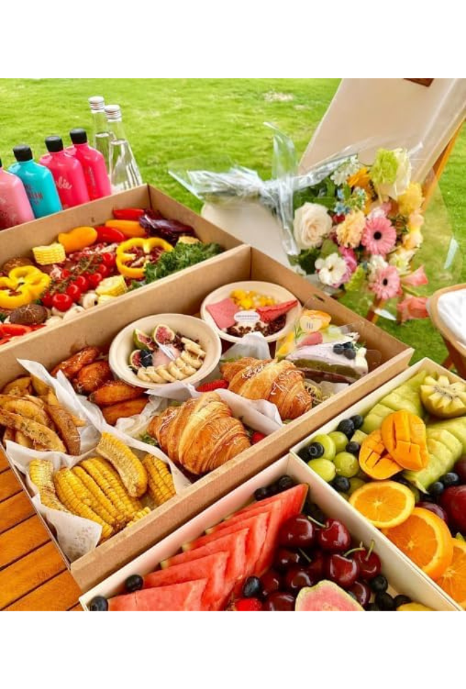 Ganfaner 10-Pack Large Catering Trays with Lids and Cup Insert
